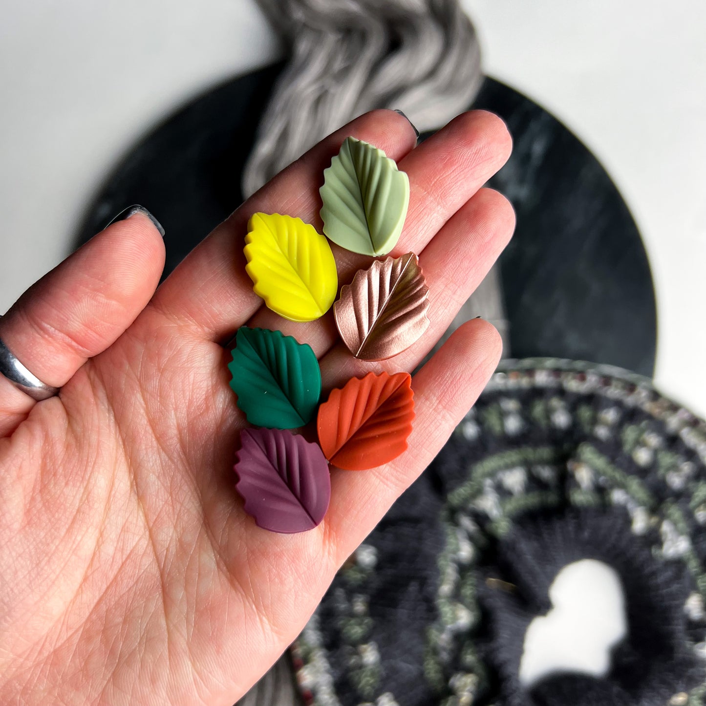 Elm Leaves Needle Stoppers