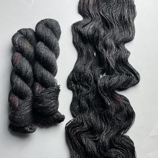 The Black Gate on One Bed (Merino Linen) Fingering