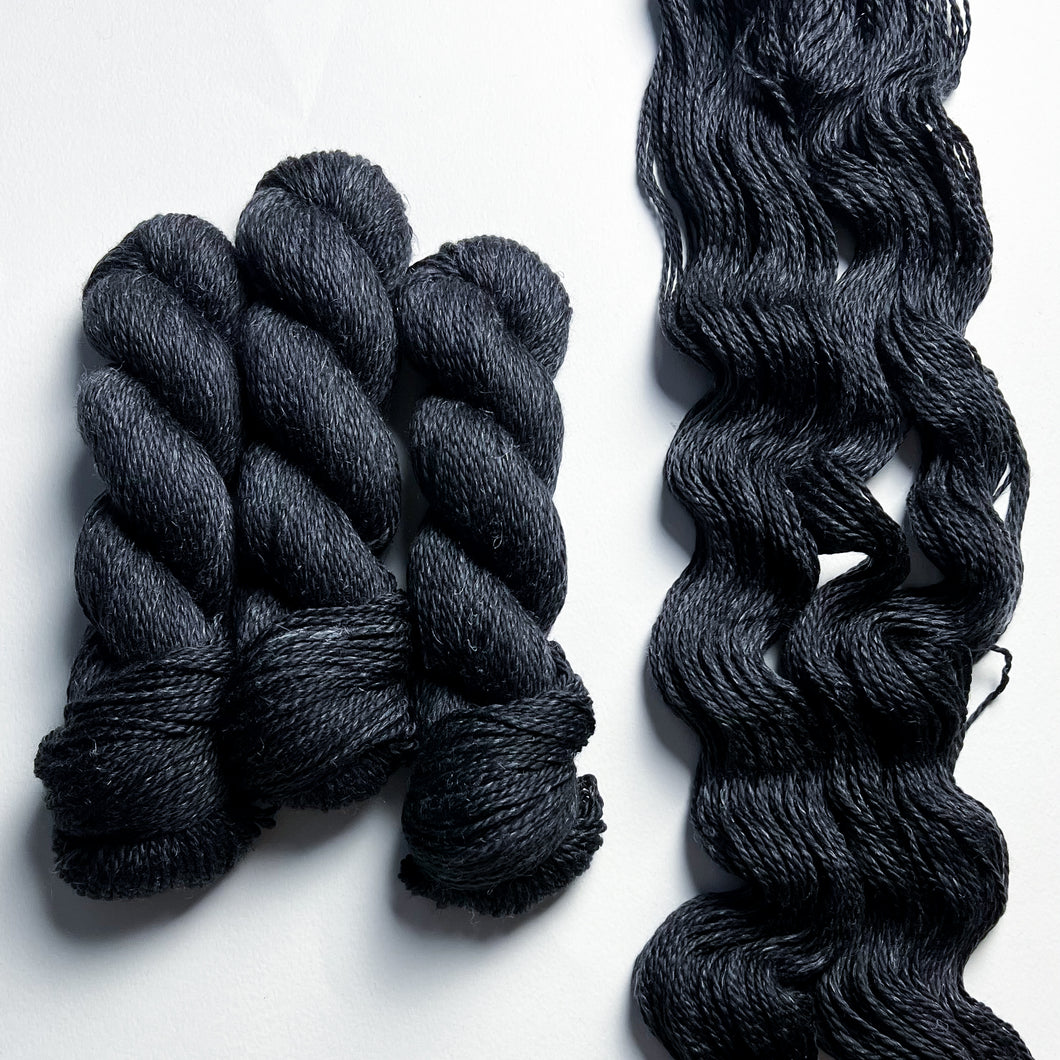 The Darkness on One Bed (Merino Linen) Worsted