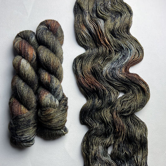 The Dead Marshes on One Bed (Merino Linen) Fingering