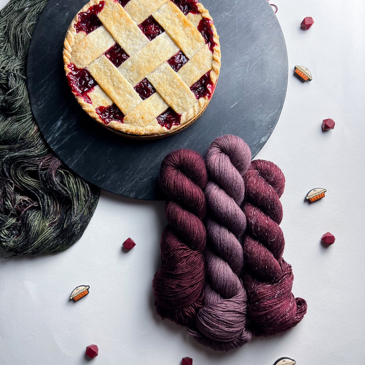 Three Plum Pie on One Bed Silk (MLS) Sport